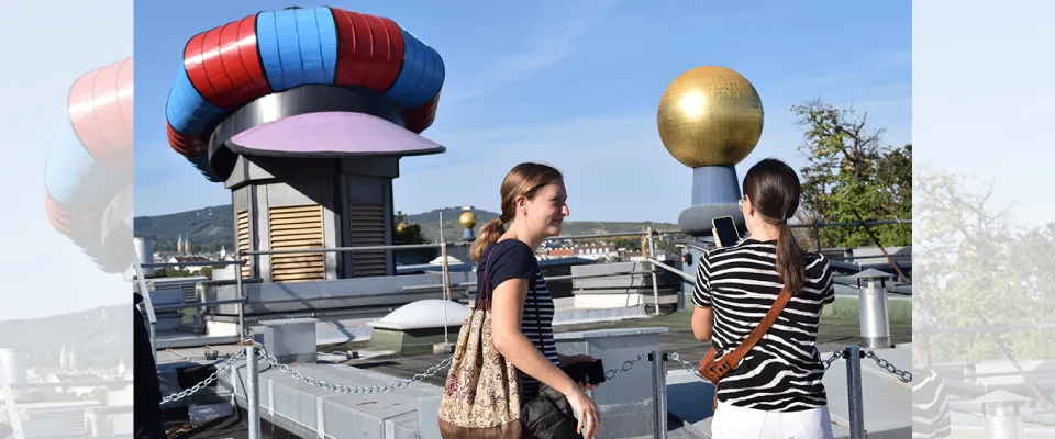 Besucher:innen beim Spittelau Müllverbrennungsanlage Tour