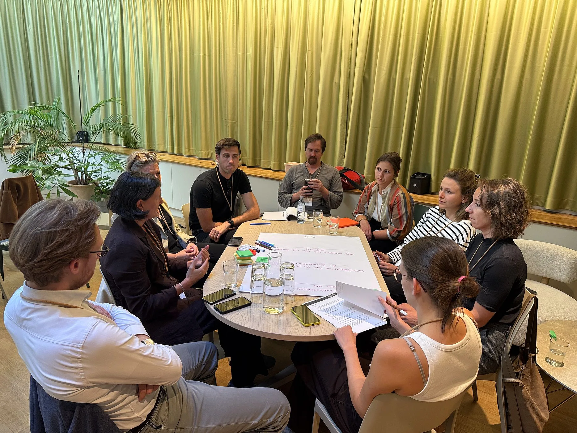 Gespräche im Rahmen des KRAISBAU-Finanzierungsdialogs. Bildcredits: Climate Lab